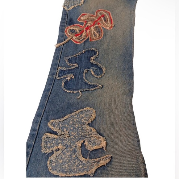 VINTAGE 90s Y2K Jeans 31x31 Artsy
Patched Applique Size 29 Fade Distressed
Denim - Picture 3 of 6